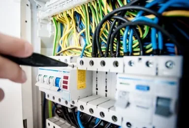 Elektriker felsöker elsystem
